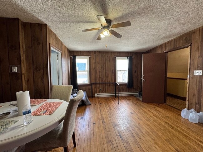 Building Photo - 631 Walnut St