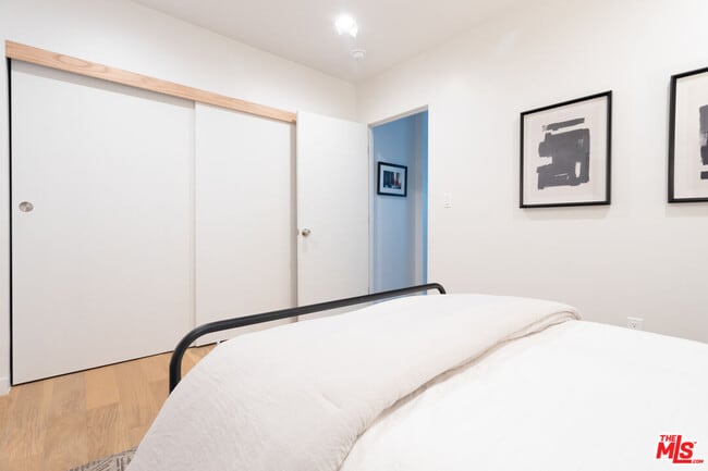 Building Photo - 1946-1944 Preston Ave