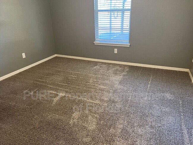 Building Photo - 112 Pecan Run