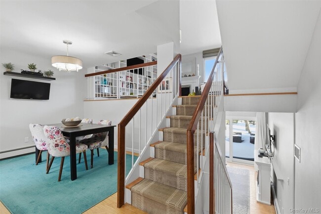 Building Photo - 10 Bayberry Ln