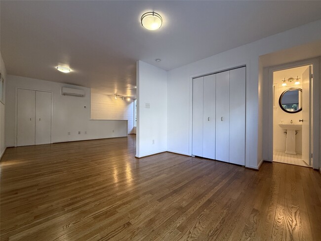 Building Photo - 2721 Kipling St