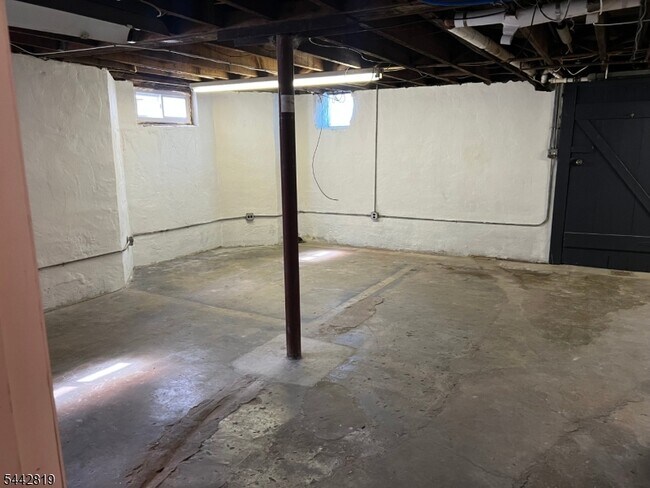 Building Photo - 56 S Mountain Ave