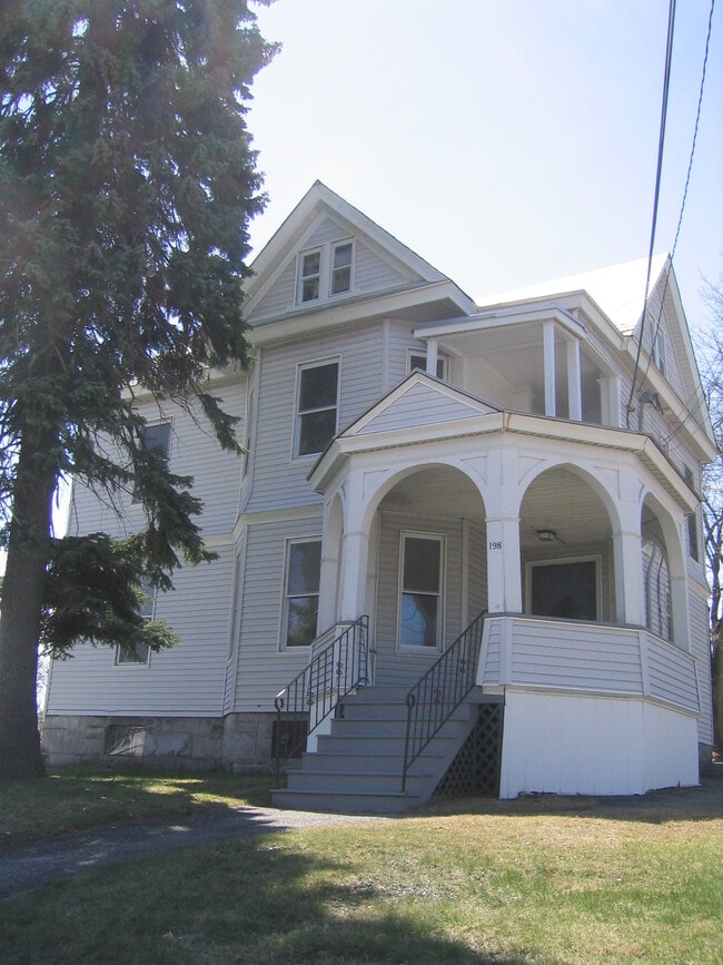 Building Photo - 198 Mammoth Rd