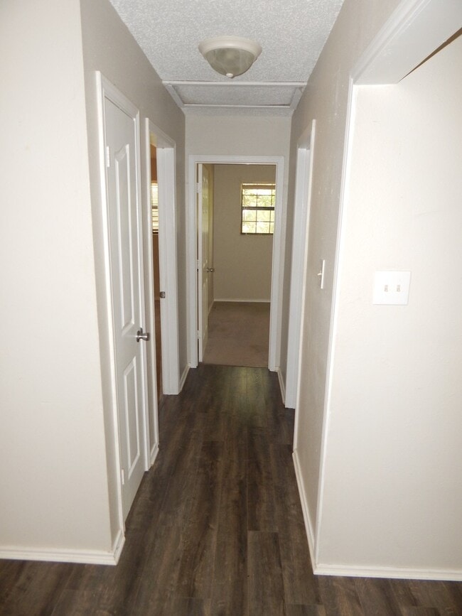 Building Photo - Winona ISD: 3 Bedroom, 2 Bath Home in a Co...