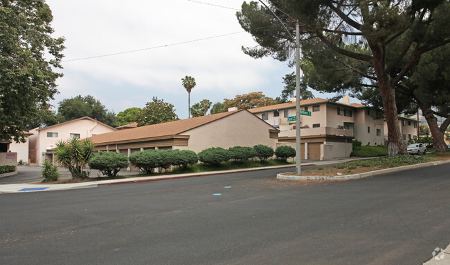 Building Photo - Town Center Apartments