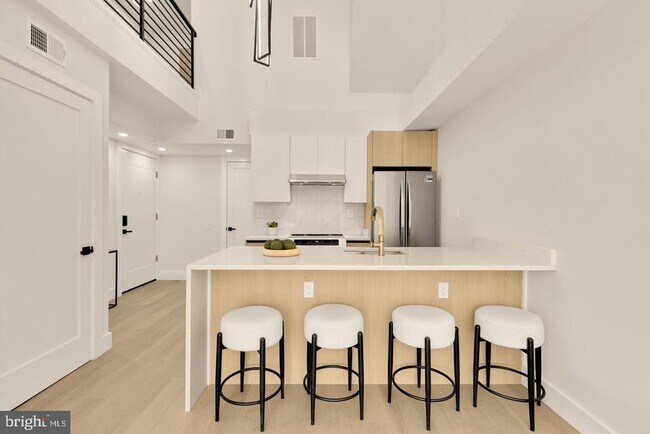 Building Photo - 3923 14th St NW