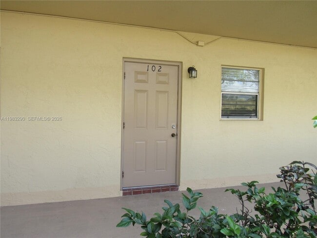 Building Photo - 100 Ashbury Rd