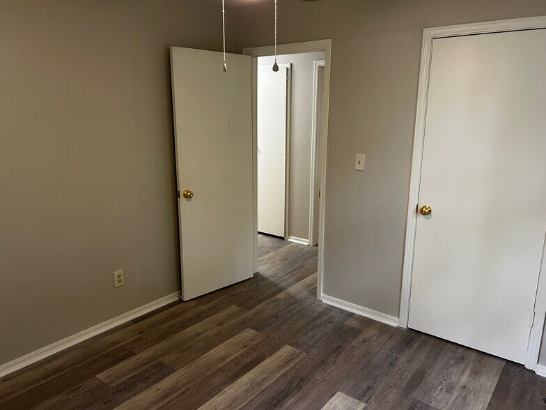 Bedroom 3 - 418 S Park Ave
