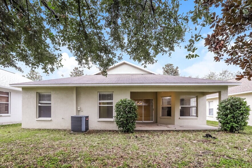 Building Photo - 721 Straw Lake Dr