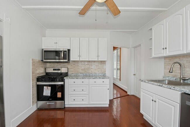 Building Photo - 78 Grove St