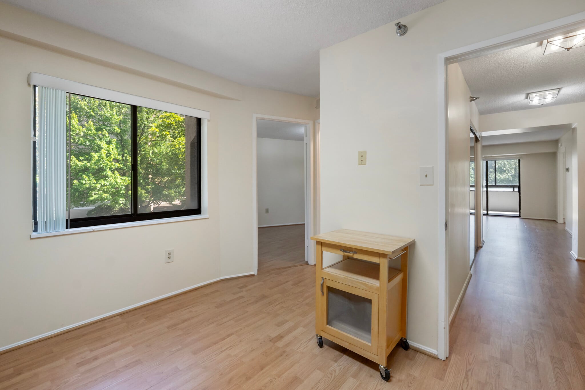 Kitchen Flows into Dining Rm - 15115 Interlachen Dr