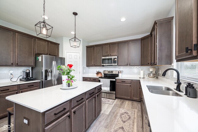 Building Photo - 10848 Sablecliff Wy