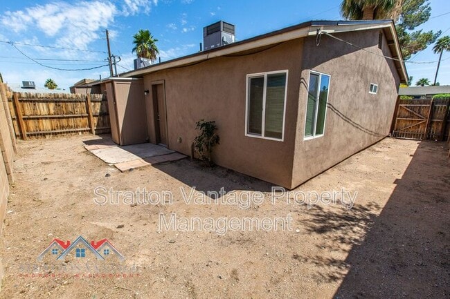 Building Photo - 2204 West Campbell Ave
