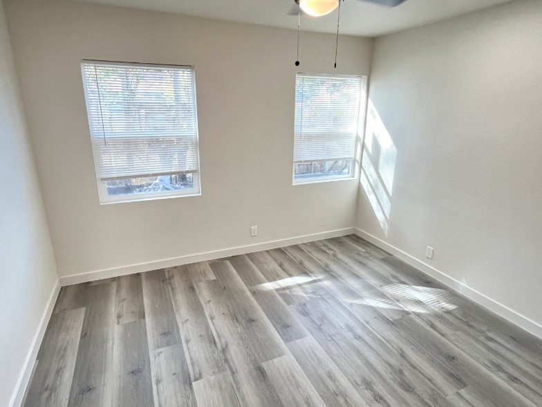 Building Photo - 5769 Eugene St