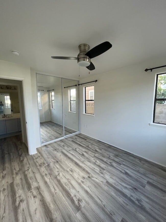 Building Photo - Royal Kunia 5 Bed 3 Bath 2 Car Garage