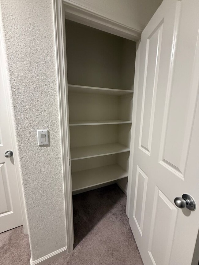 Building Photo - Half month Off!  Nice home with a huge back yard