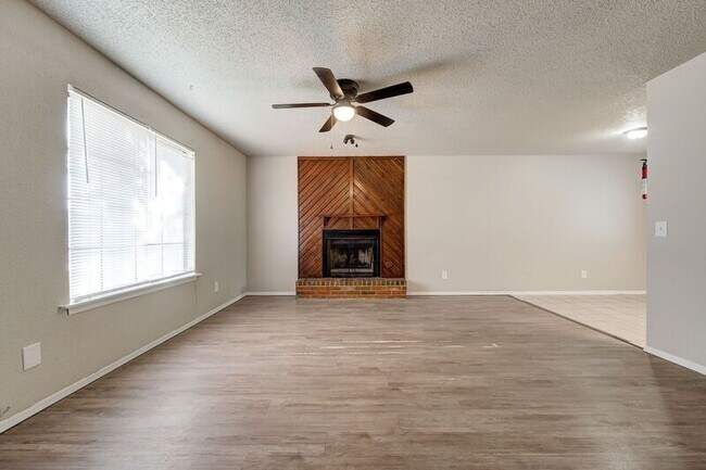 Building Photo - 313 Belmont Dr