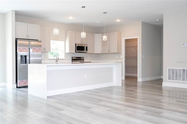 Building Photo - 7916 Granada Rd