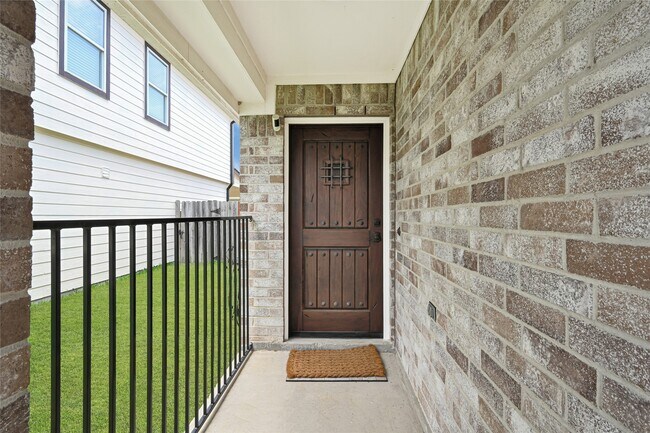 Building Photo - 9825 Hyacinth Way