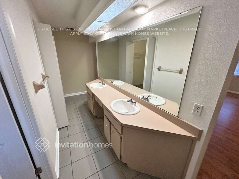 Building Photo - 940 Timbergreen Dr