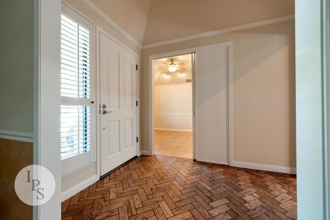 Building Photo - Woodward Park Home, 3BR/2BA, Pool, Spa, Gr...