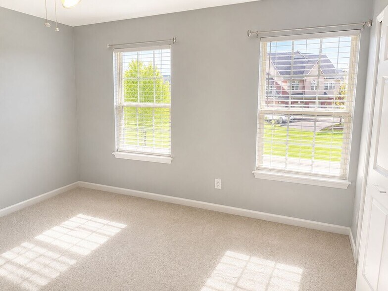 Building Photo - 519 Addington Ln