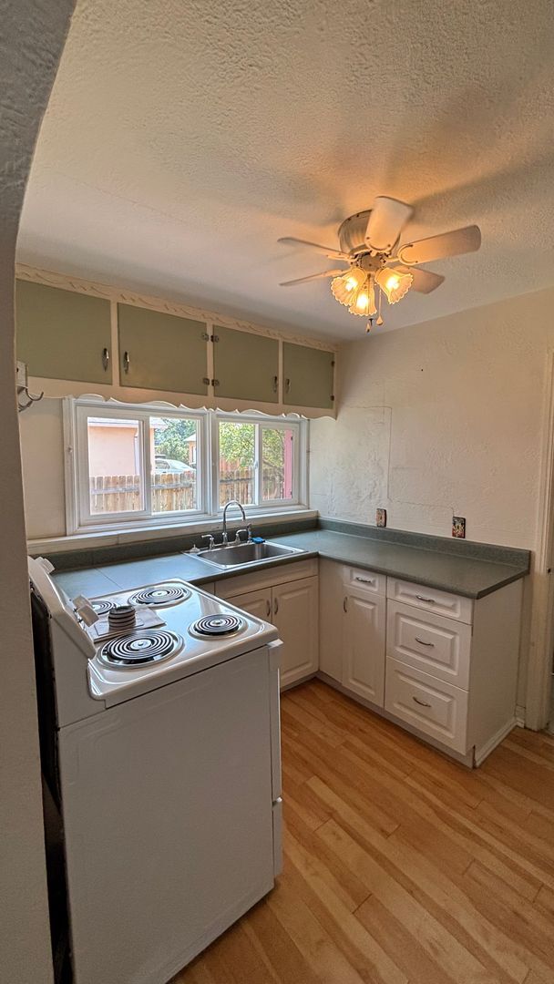 Building Photo - 2020 1/2 N Royer St-