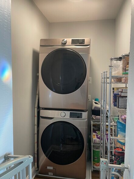Laundry - 807 Lowry Ave NE