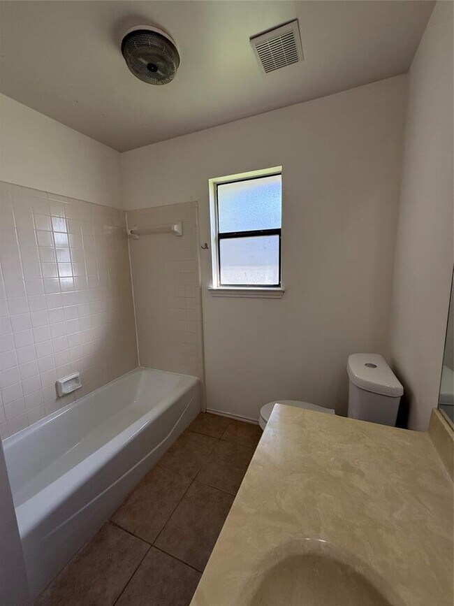 Building Photo - 16307 Framingham Cir