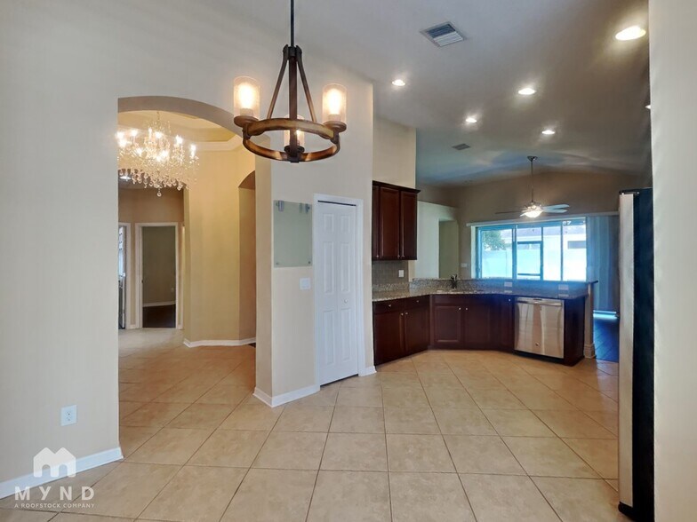 Building Photo - 7414 Forest Mere Dr