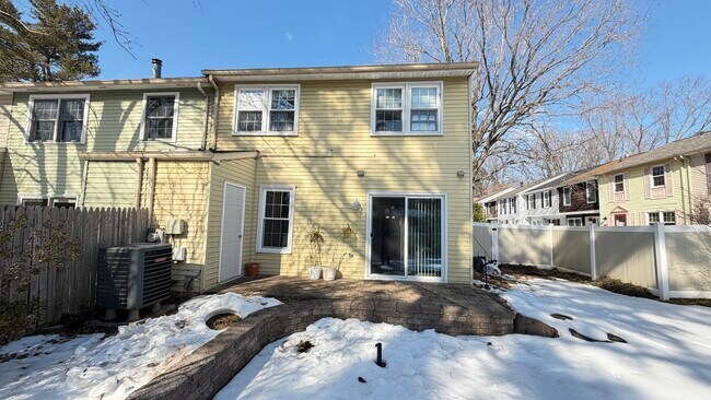 Building Photo - 325 Charred Oak Ct