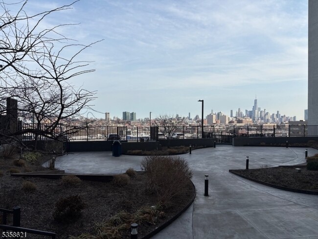 Building Photo - 100 Manhattan Ave