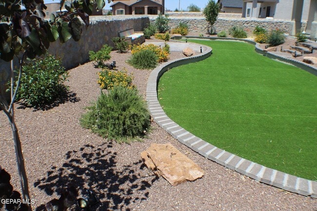 Building Photo - 940 Abe Goldberg Dr