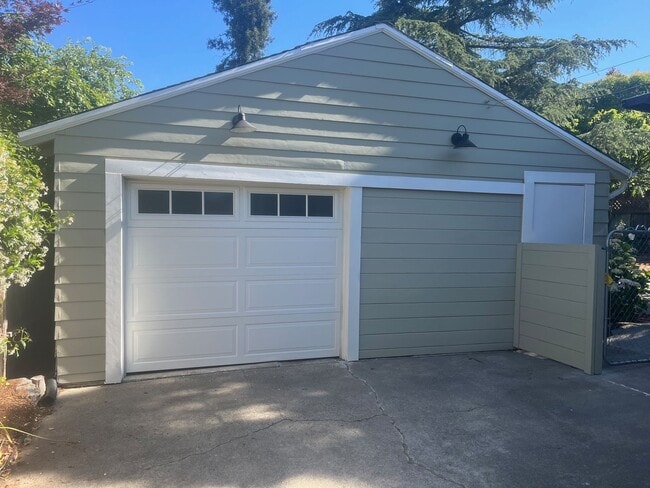 Building Photo - Adorable 2 bedroom 1 Bathroom Located in N...
