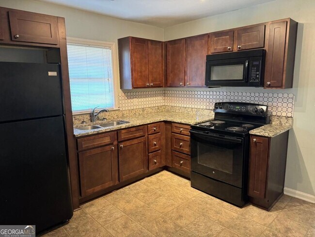 Building Photo - 2157 Settle Cir SE