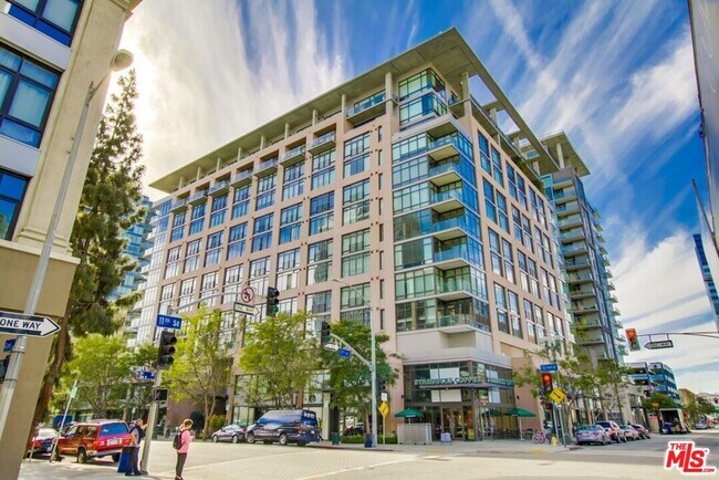 Building Photo - 1111 S Grand Ave
