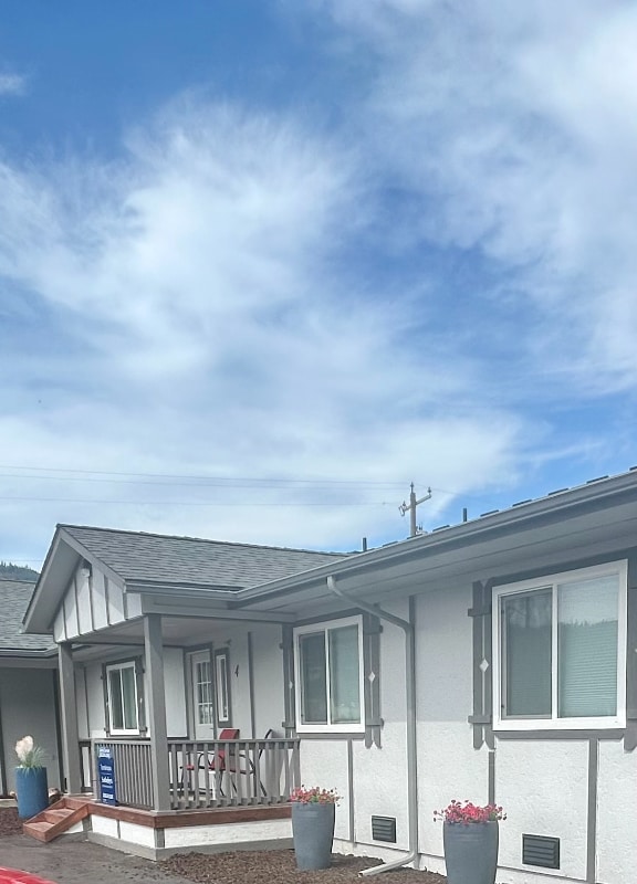 Building Photo - 140 Railroad Ave