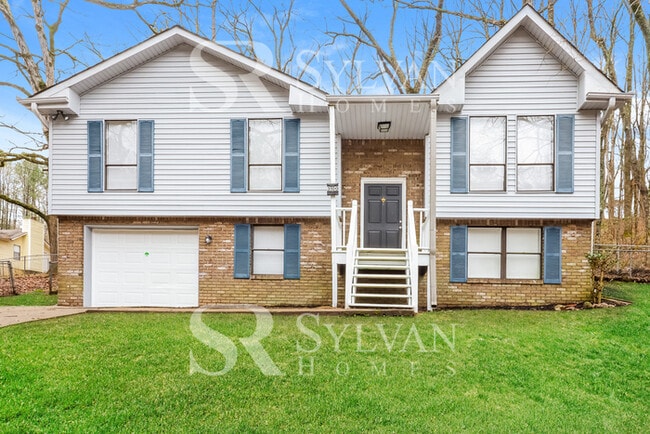 Building Photo - Enjoy living the good life in this 3 bedroom, 2 bathroom home