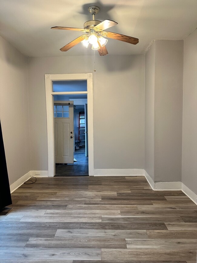 Building Photo - 1005 Charles St