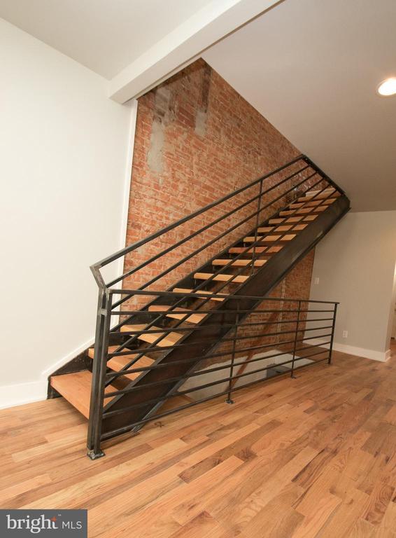 Building Photo - 1713 Fernon St