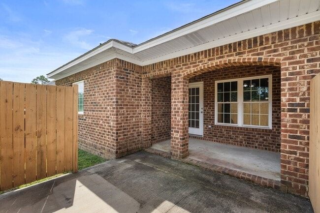 Building Photo - 102 Ledbury Cove