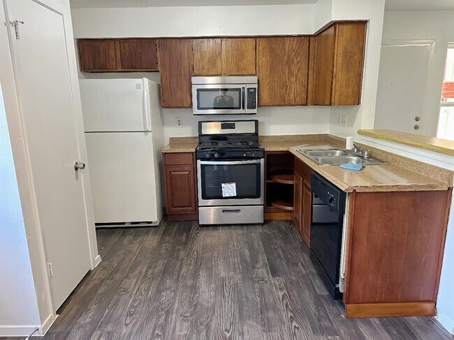 Building Photo - 2312 Rachael Ct