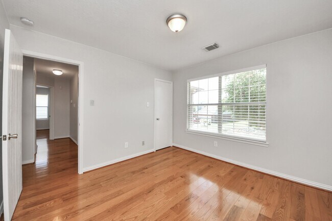 Building Photo - 20710 Mossy Hill Ln
