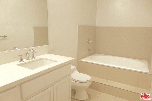 Building Photo - 1211 Sunset Plaza Dr