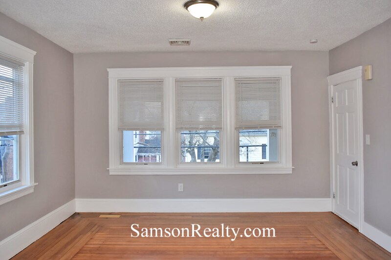 Building Photo - 136 Hillside Ave