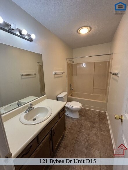 Building Photo - 121 Bybee Dr