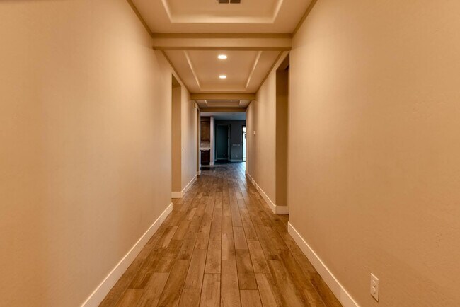 Building Photo - 9701 E Spiral Ave