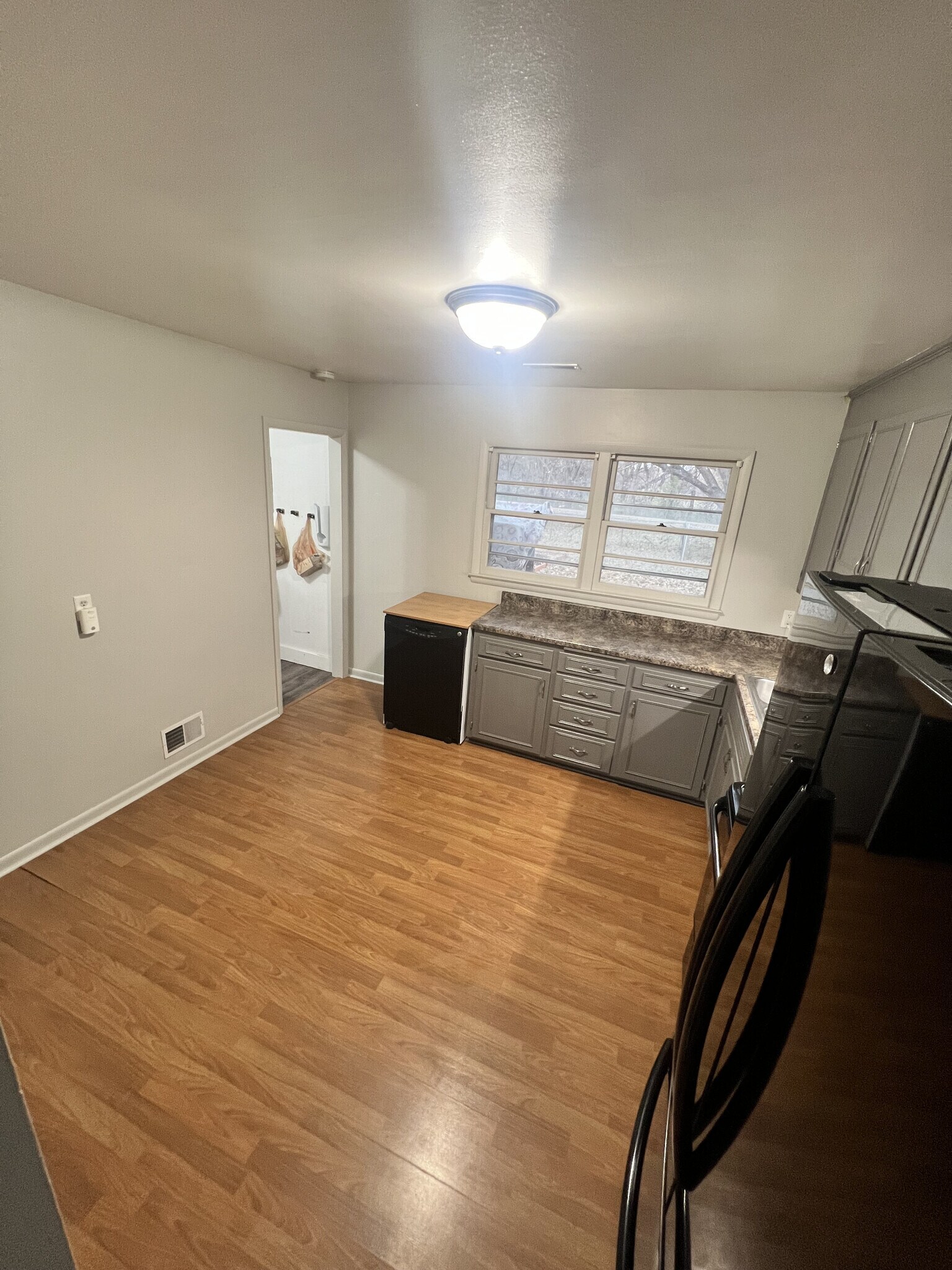 Kitchen 2 - 5810 Wilshire Boulevard