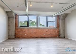 Building Photo - 1 br, 2 bath House - 110 Ottawa St Apt 3C
