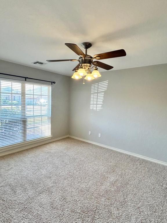 Building Photo - 3712 NE Fieldcrest